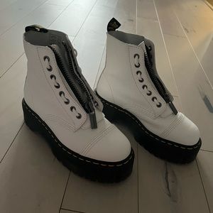 Dr. Marten Sinclair platform white shoes